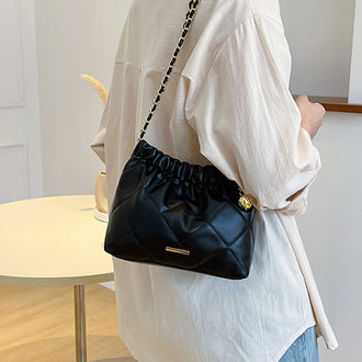 Elegant Quilted Leather Shoulder Bag