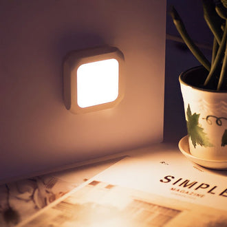 Luce notturna dal tramonto all'alba