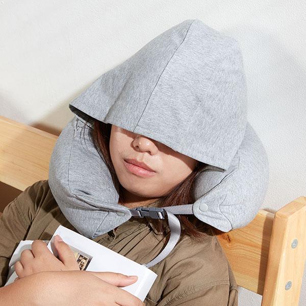 Almohada de viaje con capucha y cuello